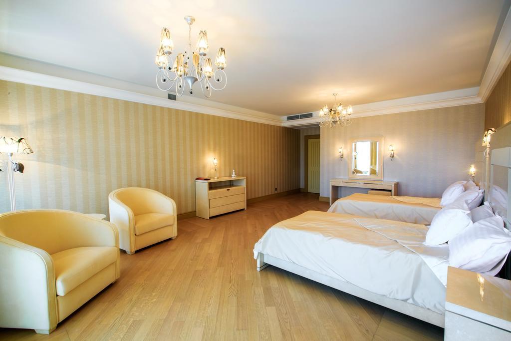 Menorah Hotel Ντνιπροπετρόφσκ Εξωτερικό φωτογραφία