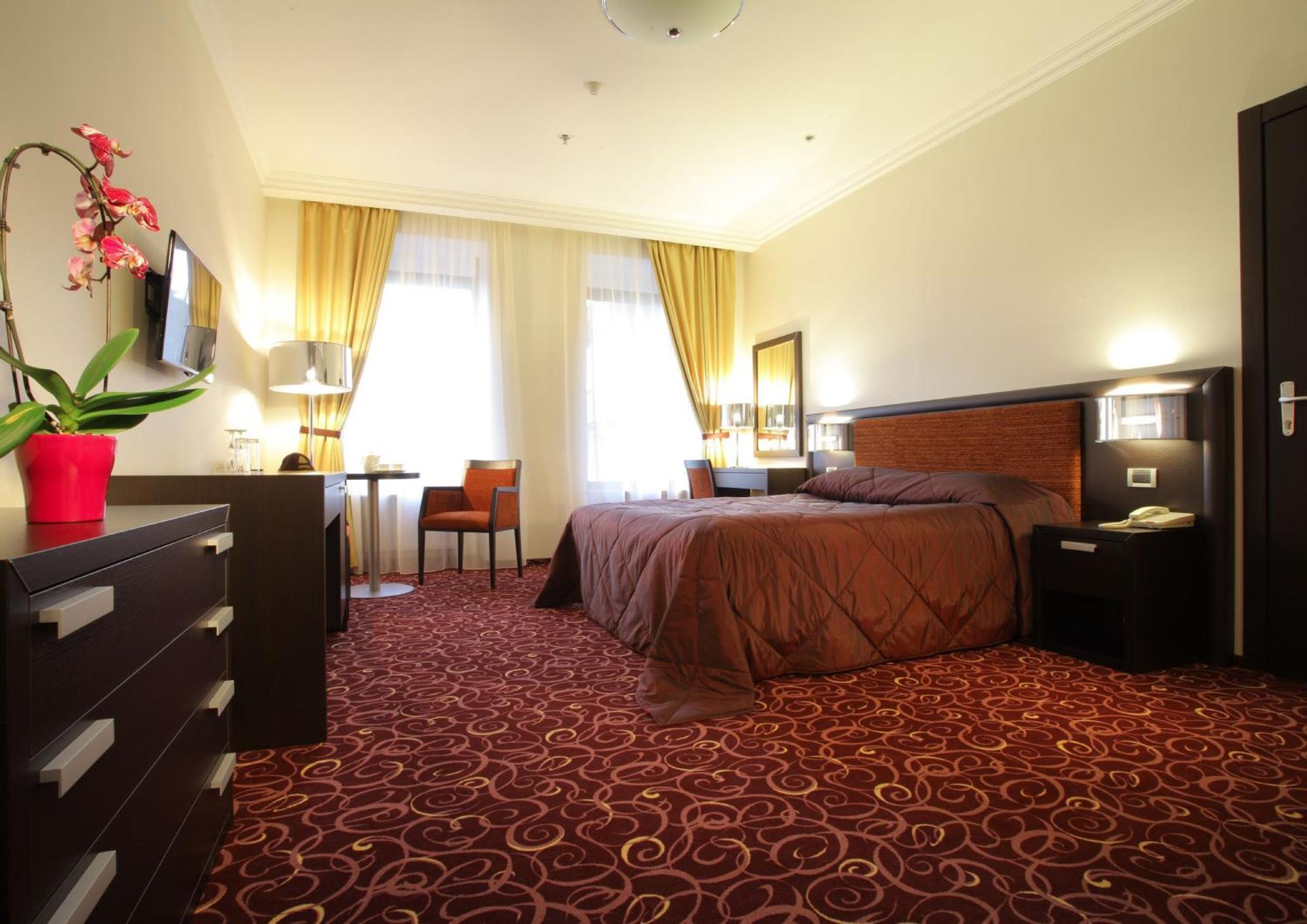 Menorah Hotel Ντνιπροπετρόφσκ Εξωτερικό φωτογραφία