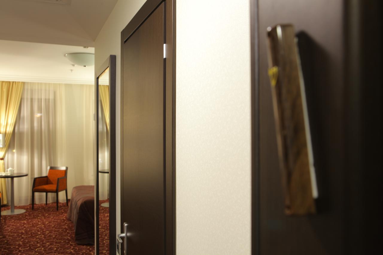 Menorah Hotel Ντνιπροπετρόφσκ Εξωτερικό φωτογραφία