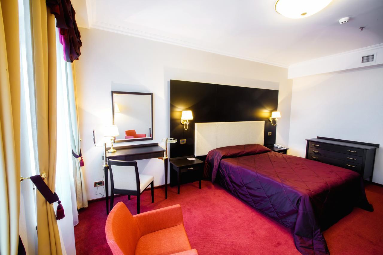Menorah Hotel Ντνιπροπετρόφσκ Εξωτερικό φωτογραφία