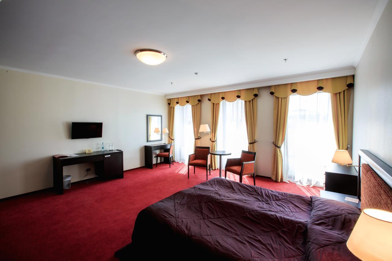 Menorah Hotel Ντνιπροπετρόφσκ Εξωτερικό φωτογραφία