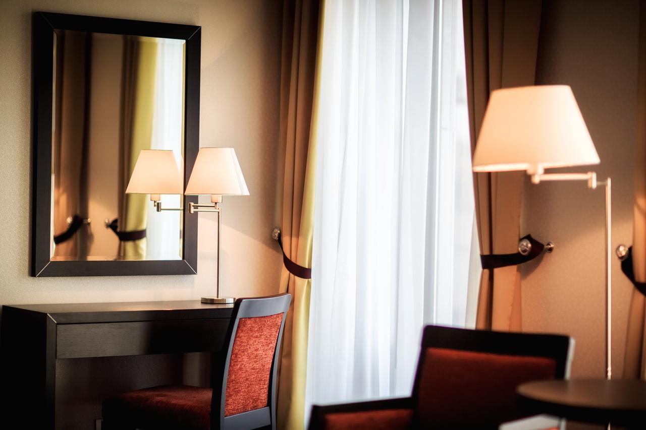 Menorah Hotel Ντνιπροπετρόφσκ Εξωτερικό φωτογραφία