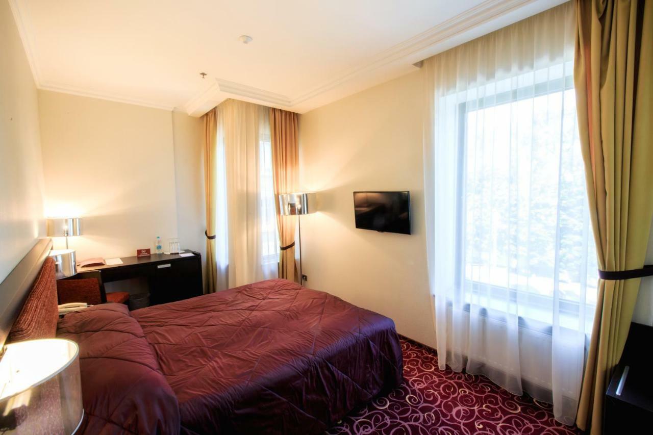 Menorah Hotel Ντνιπροπετρόφσκ Εξωτερικό φωτογραφία