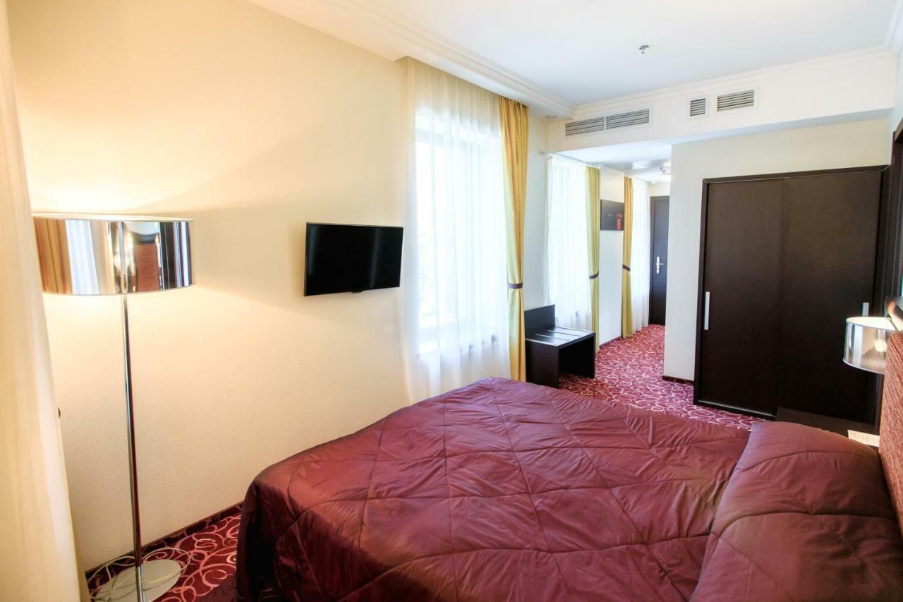 Menorah Hotel Ντνιπροπετρόφσκ Εξωτερικό φωτογραφία